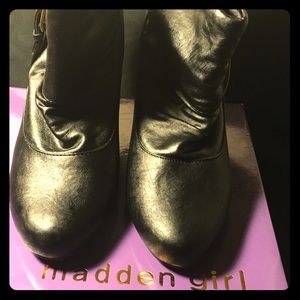 Madden Girl Patricee Ankle Boot Size 10M